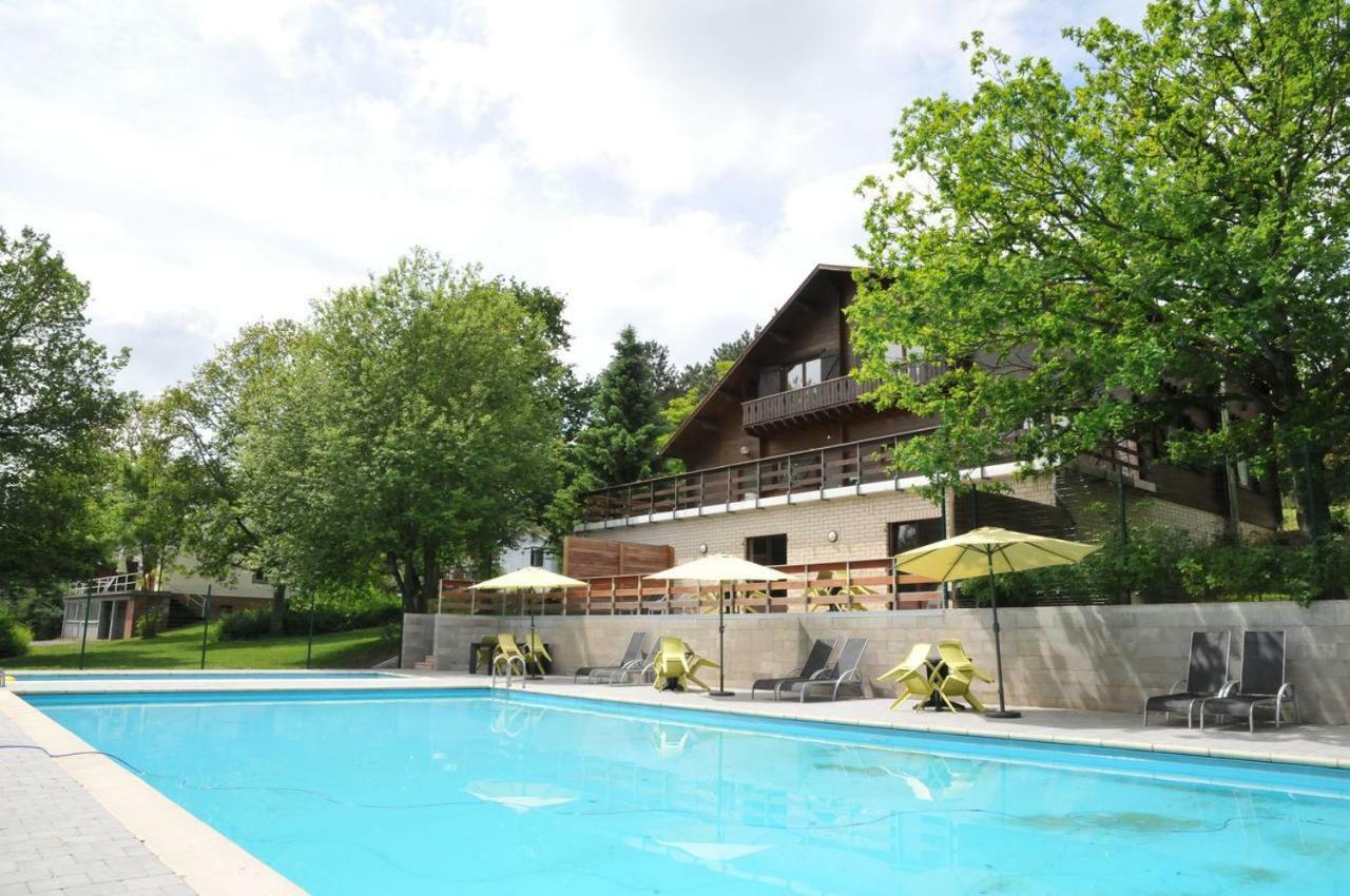 Vila Chalet Des Coucous Waulsort Exteriér fotografie